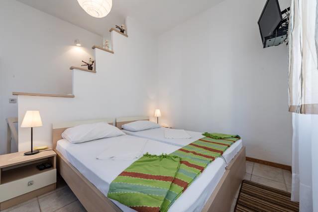 Apartments Lima Lazaneo Йелса Екстериор снимка